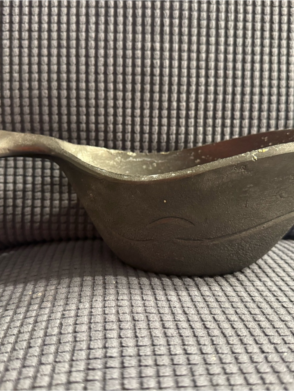 Whale’s Tail  Cast Iron dip pan with Pour Spout - Black